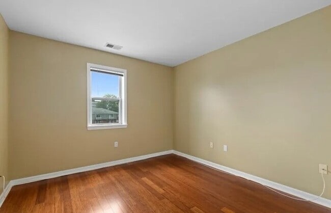 Building Photo - Modern 2BR / 2BA Condo with Balcony & Parking at Union Square – Hackensack