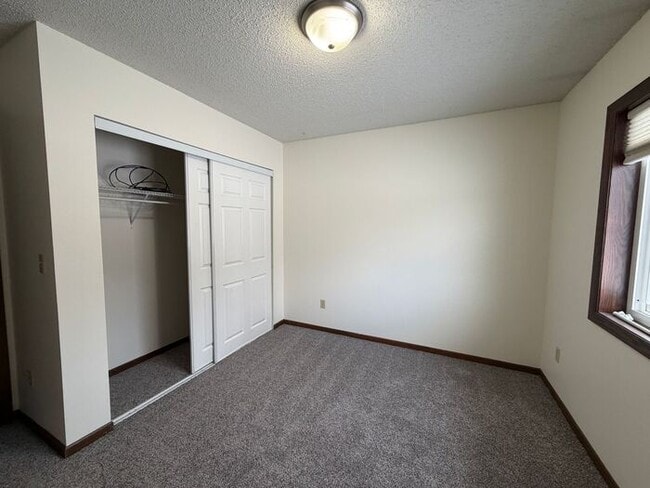 Building Photo - $1,400 | 3 Bedroom, 2 Bathroom House | Pets Negotiable* | Available for an Immediate Move In!