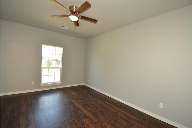 Building Photo - 311 Copper Oaks Dr