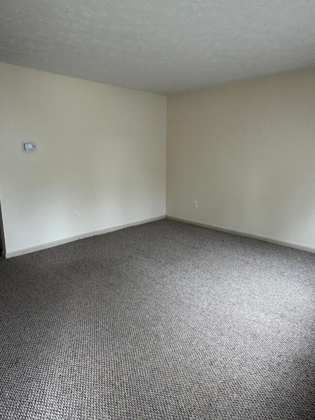 Building Photo - 1104 Collins Ln