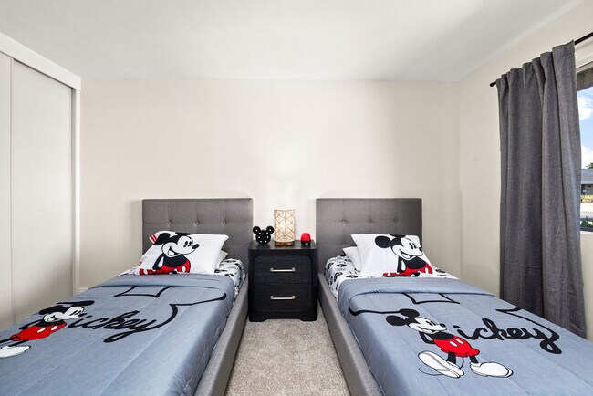 Building Photo - 632 Kenoak Dr