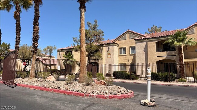Building Photo - 7885 W Flamingo Rd