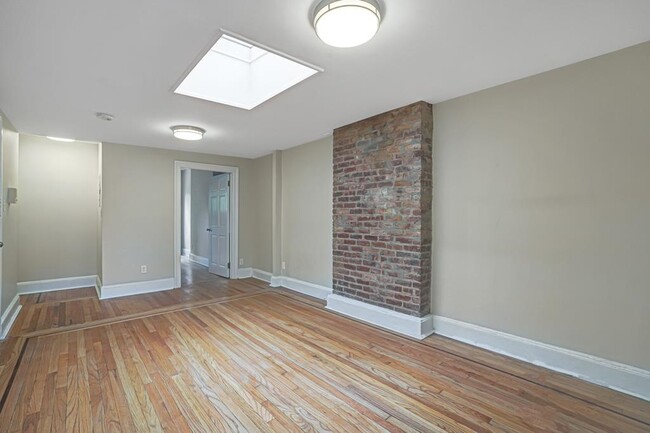 Building Photo - 645 Jersey Ave