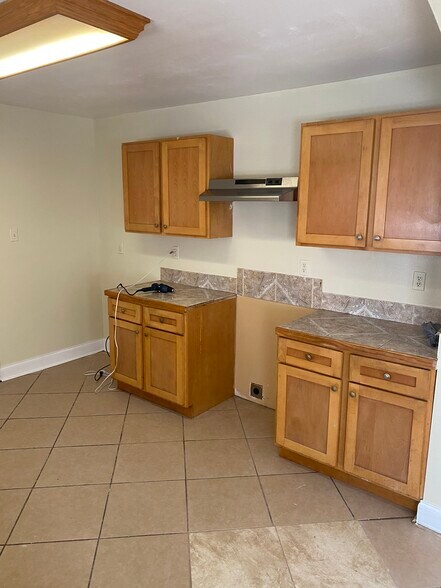 Building Photo - 8703 Dinkins St