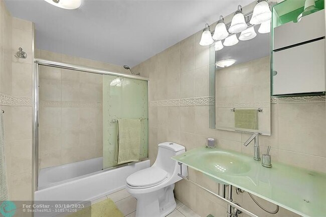 Building Photo - 525 N Ocean Blvd