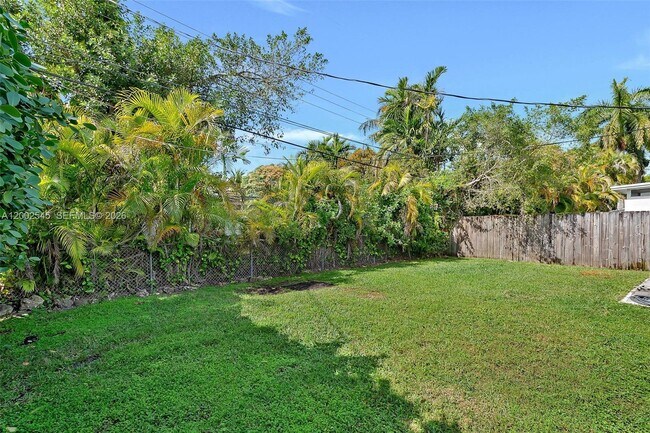 Building Photo - 3604 SW 60th Ave