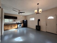 Building Photo - 8 Ute Ln