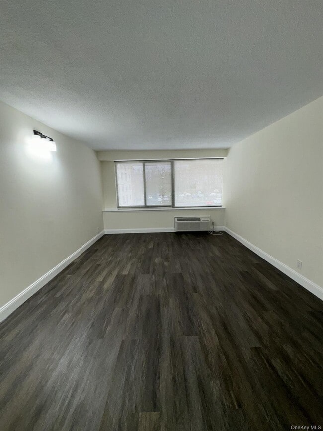 Building Photo - 15 Stewart Pl
