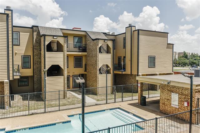 Building Photo - 3022 Forest Ln