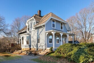 Building Photo - 364 Commercial St