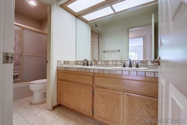 Building Photo - 11742 Avenida Sivrita