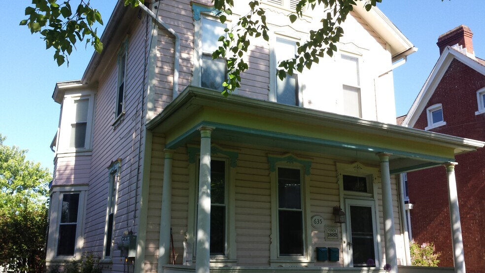 Front Porch - 635 5th St