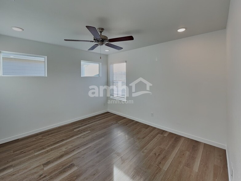 Building Photo - 23553 E 3rd Pl