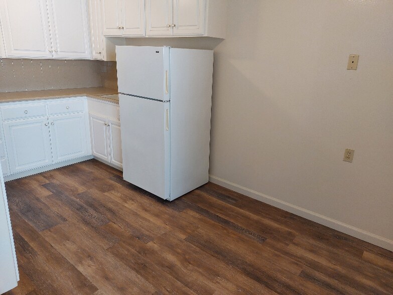 Building Photo - 1100 Ranchero Way