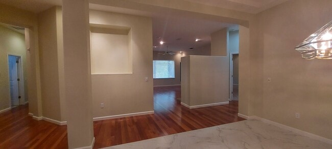 Building Photo - Gated: Single Story Heritage Oaks 3 Bedroom Plus Office/Den 3 Car Garage with lots of built in fo...