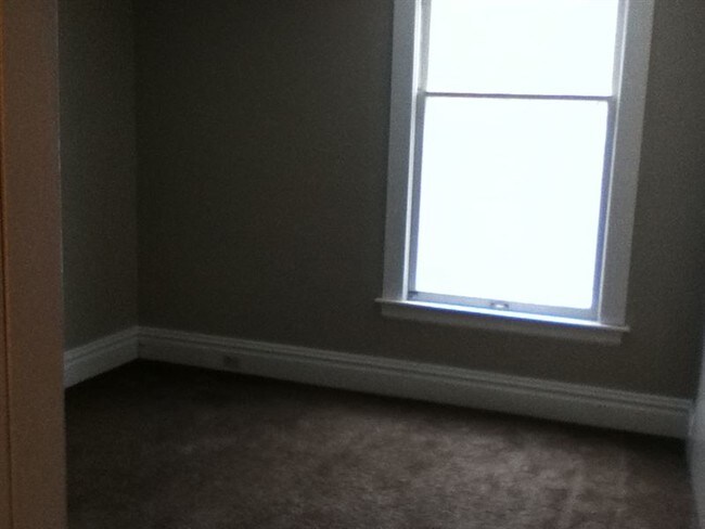 Building Photo - 126 Palmer St NE