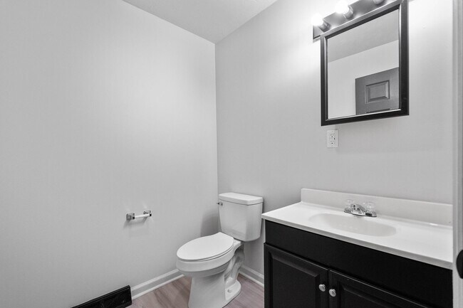 Building Photo - Stunning 4 Bedroom home in Carrick available May 15!