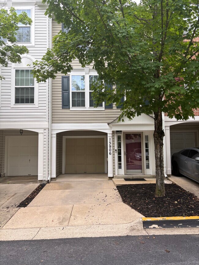 Building Photo - 13906 Ascott Dr