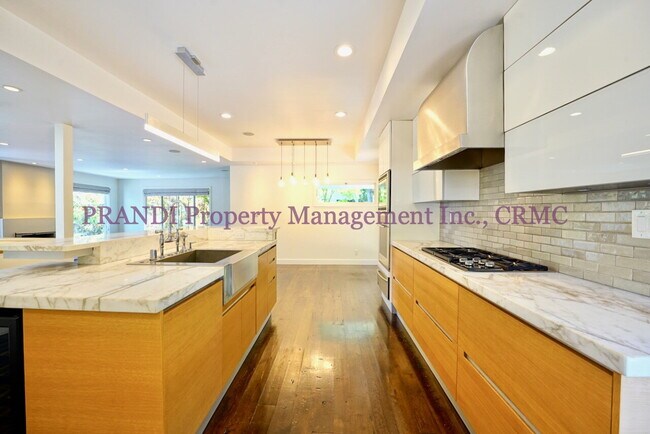Building Photo - Stunning Seminary Gem, Modern Finishes & P...
