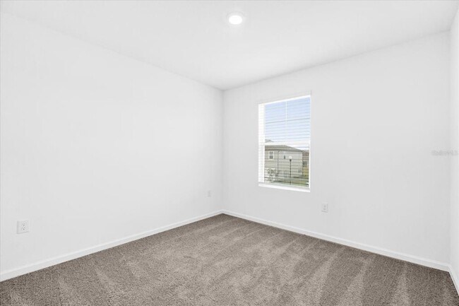 Building Photo - 5942 Chestnut Grv Pl