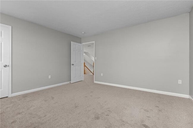 Building Photo - 302 Laurel court