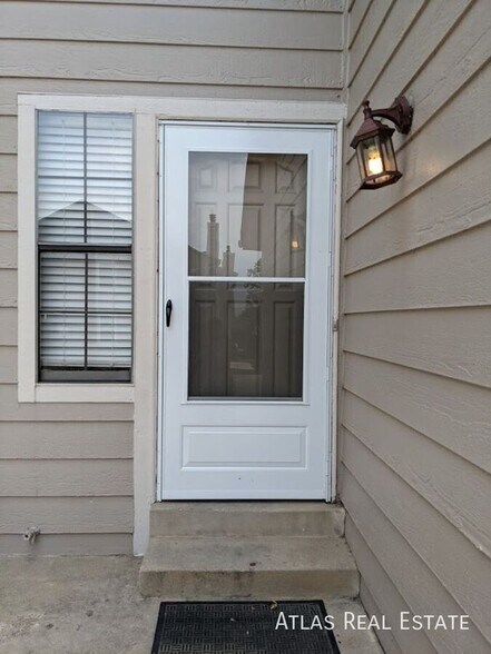 Building Photo - 13917 E Oxford Pl