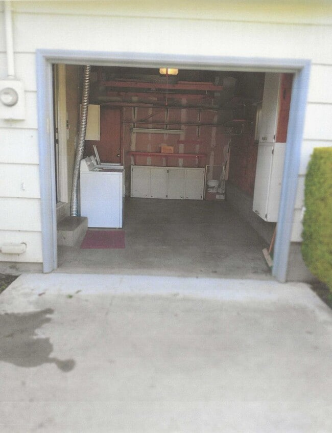 Building Photo - Available August 6th: Must See Mid Century...