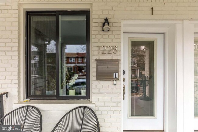 Building Photo - 1228 Oates St NE