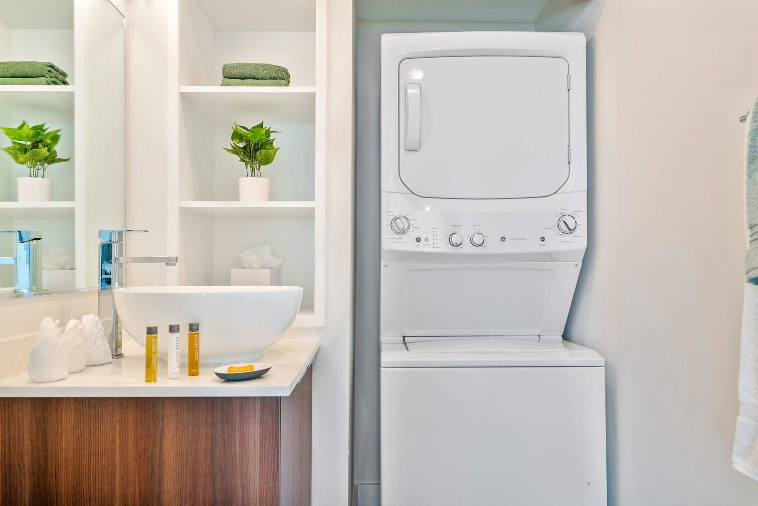 Building Photo - 2889 McFarlane Rd