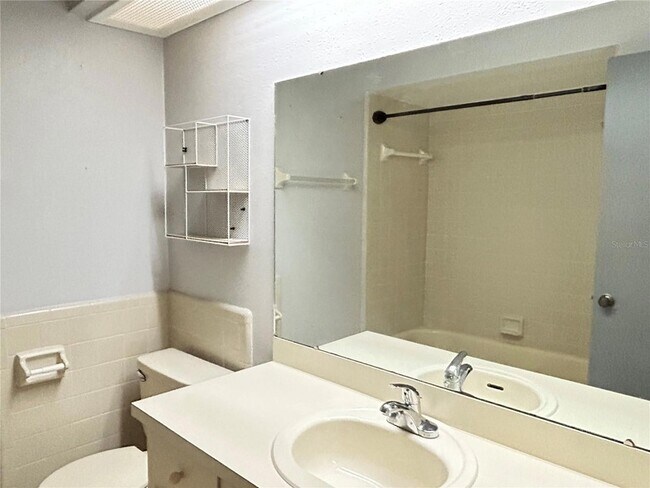 Building Photo - 1026 Medinah Dr