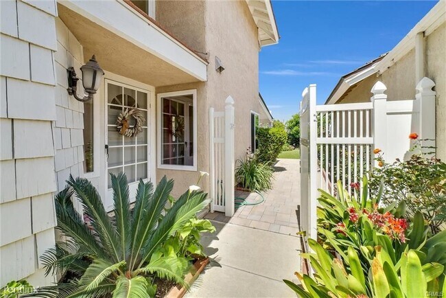 Building Photo - 4 br, 3 bath House - 1 Alba W