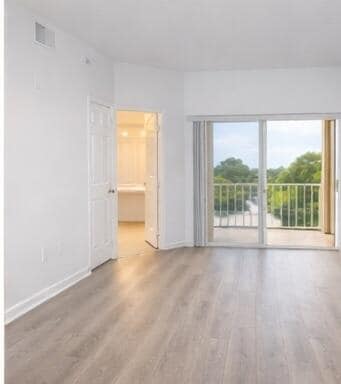 Building Photo - 2100 Greenview Shores Blvd