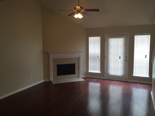 Building Photo - 319 Laurel Hill Cir