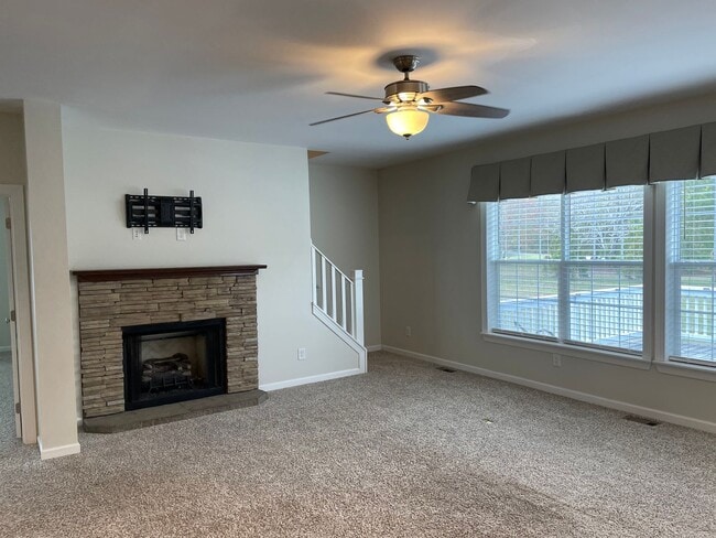Building Photo - 3656 Windy Point Rd SW