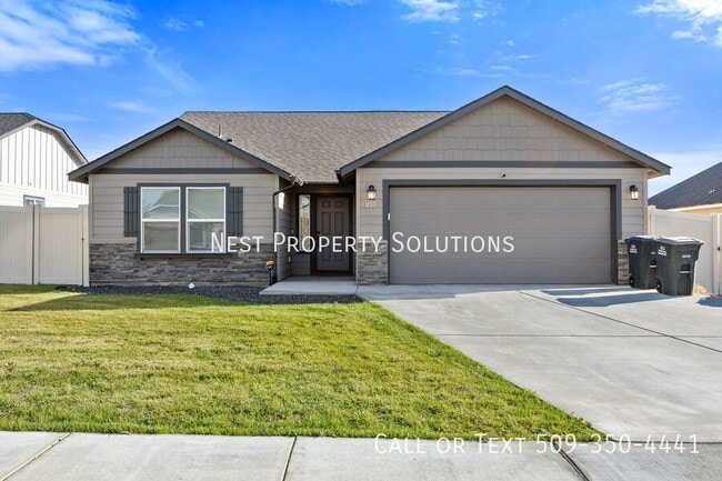 Primary Photo - 217 Royal Palm Dr