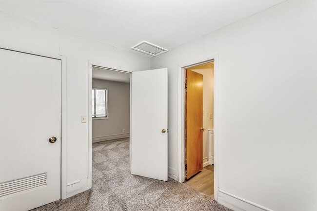 Building Photo - Affordable, One Bedroom by WSU! All Bills ...