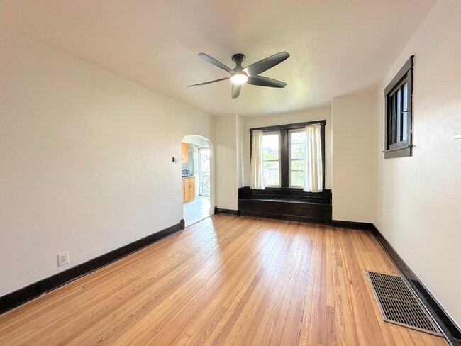 Building Photo - 7104 Schoyer Ave