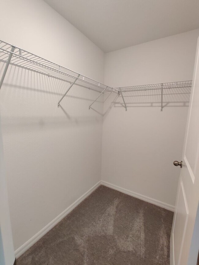 Building Photo - 23251 Willow Glen Way