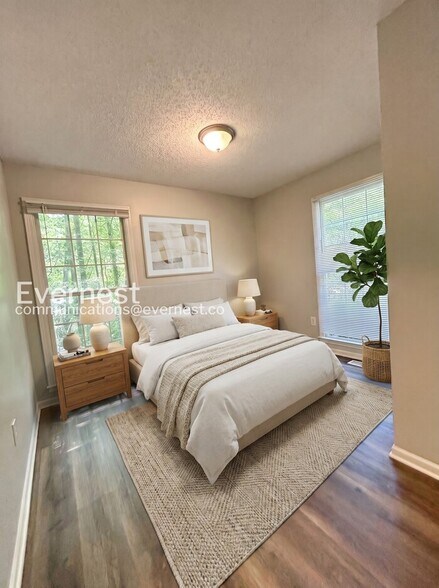 Building Photo - 119 Creek Branch Dr