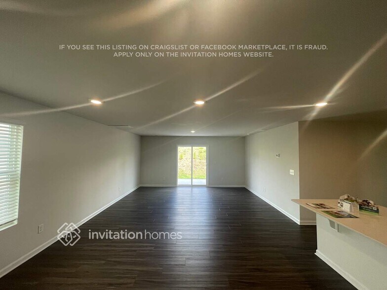 Building Photo - 5117 Spring Breeze Blvd