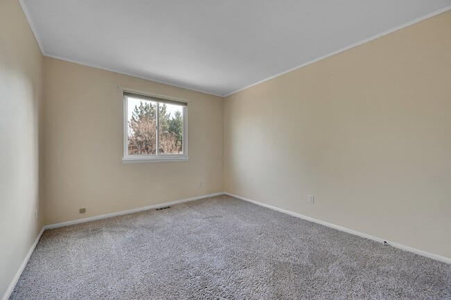 Building Photo - $2,995.00, stunning 4-bedroom, 3.5-bathroo...