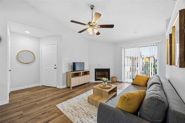 Building Photo - 2121 Hepburn St