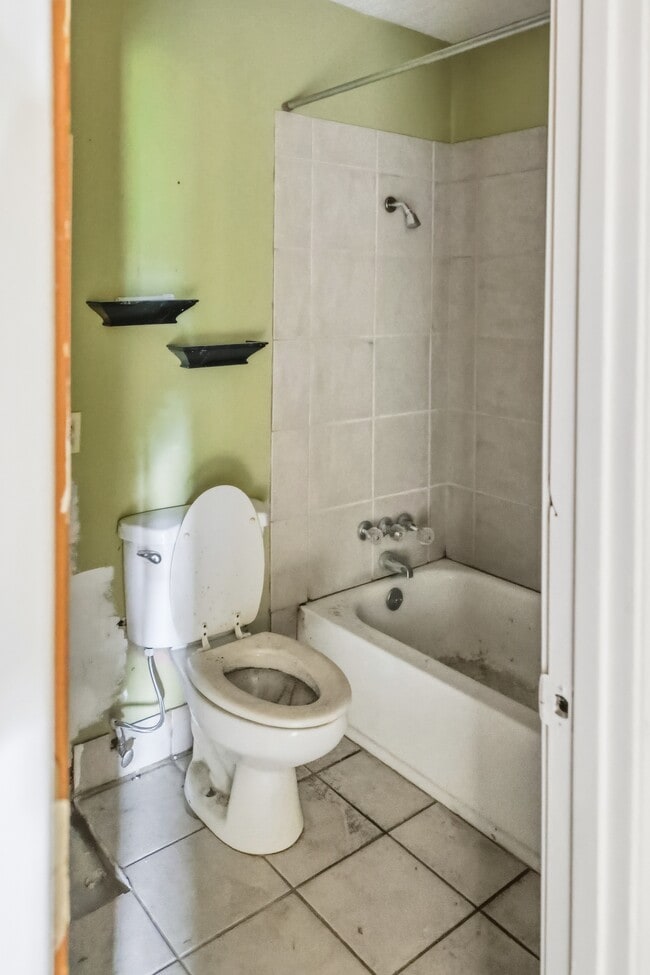 Building Photo - 6605 George Washington Dr