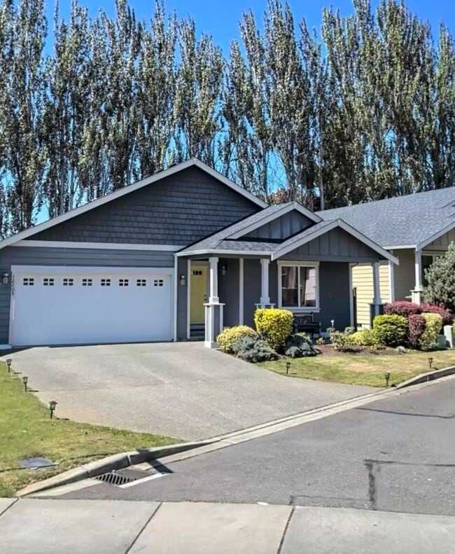 Primary Photo - Kent Rambler for rent in cul-de-sac