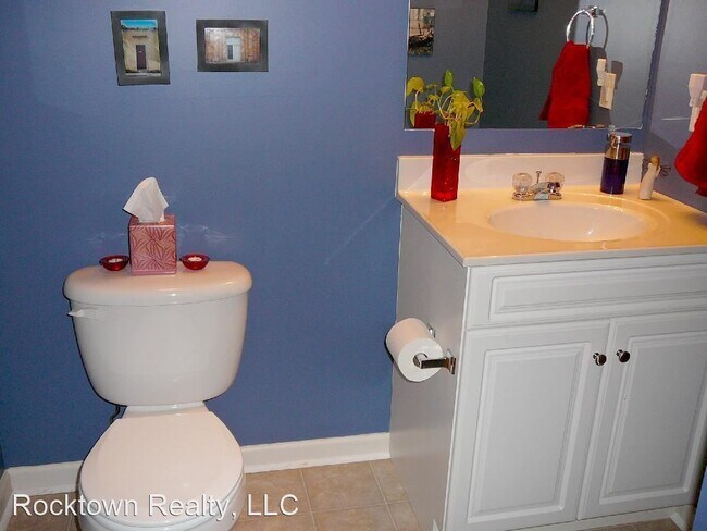 Building Photo - 2 br, 2.5 bath House - 1039 Alexander Hami...