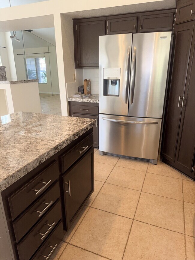Building Photo - 3-Bedroom Home, Large Rear Yard! La Quinta, Long-term (1 Year) Rental