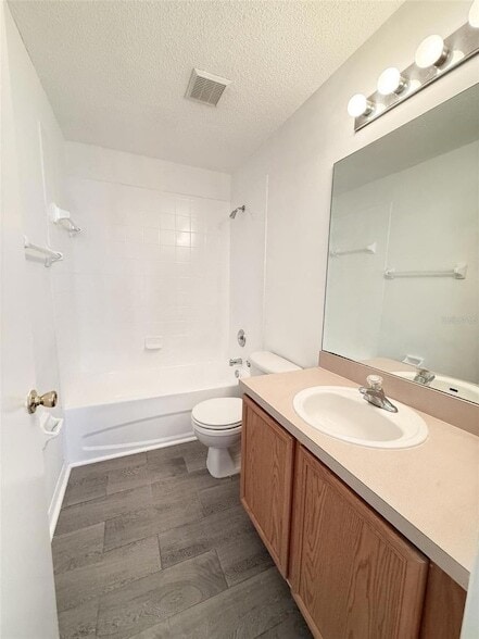 Building Photo - 7328 E Bank Dr