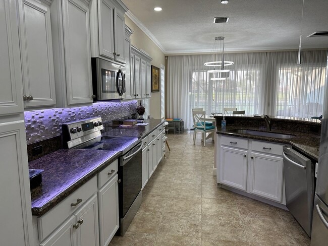 Building Photo - 10685 La Strada