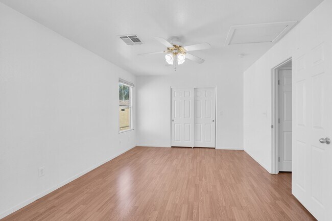 Building Photo - 2446 El Valle St