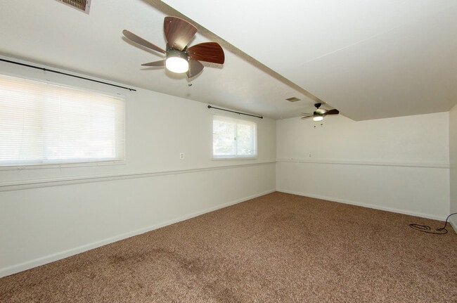 Building Photo - 6921 Manhattan Ln